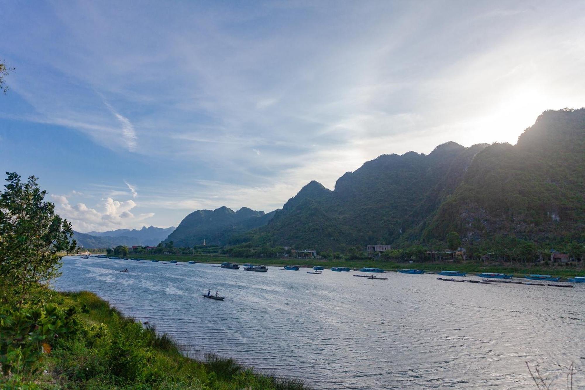 Applebee'S Homestay Phong Nha Exterior photo