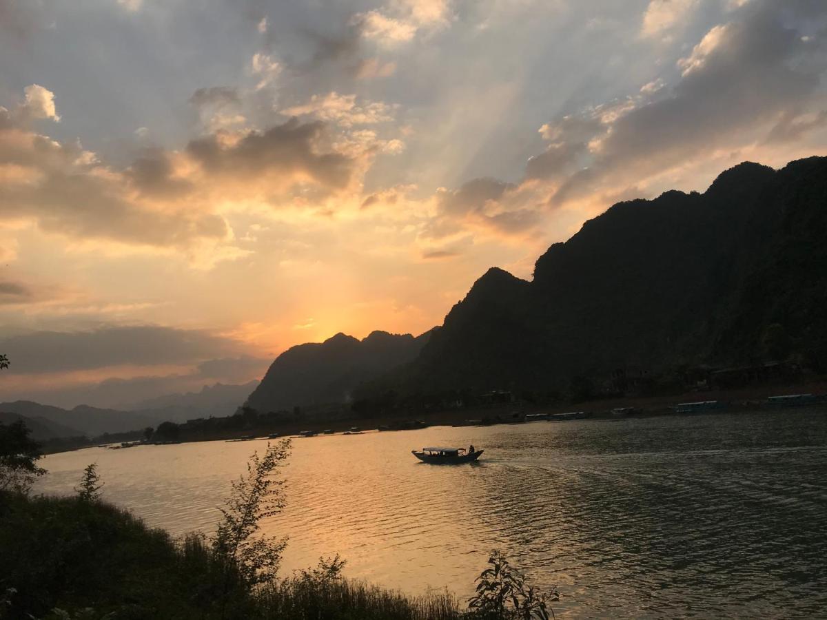 Applebee'S Homestay Phong Nha Exterior photo